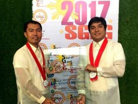SETTING THE BAR: DILG awards Binalonan with illustrious Seal of Good Local Governance for the seventh time