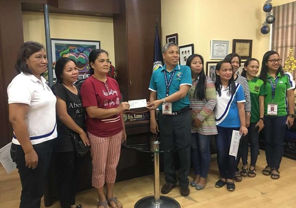 DSWD Binalonan gives rice capital to 4Ps members