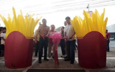 McDonalds opens Binalonan branch; Congressman-elect Guico III leads ribbon-cutting